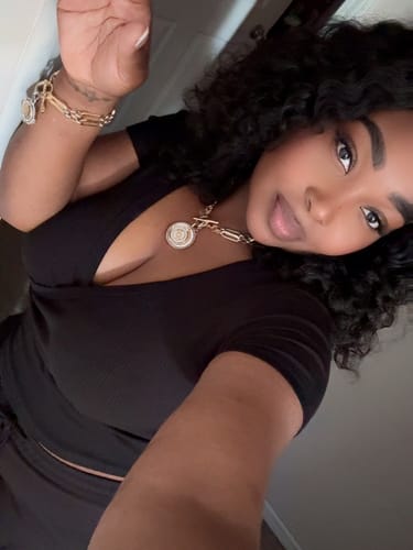 Customer photo review of CurlyMe Water Wave Bob Glueless Wig Wear Go 6x4 HD Lace Pre Cut Lace Wig