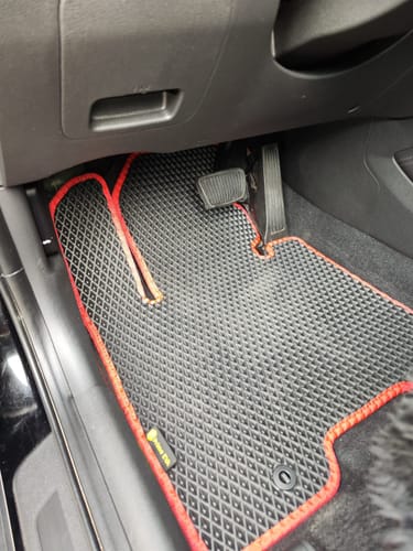 Uwe S. review of Auto Fußmatten nach Maß - Vorne image 1 out of 1