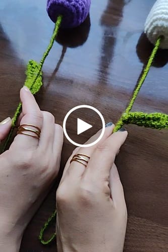 Customer video review of Twist Cross Ring