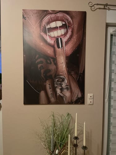 Customer photo review of Leinwandbild Sexy Girl mit Tattoos Hochformat