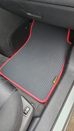 Gerlint H. review of Auto Fußmatten nach Maß - Vorne image 1 out of 1