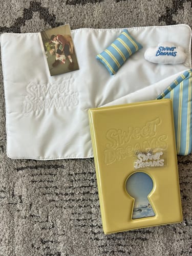 Customer photo review of BTS J-HOPE - SWEET DREAMS OFFICIAL MD MINI PHOTO CARD BINDER