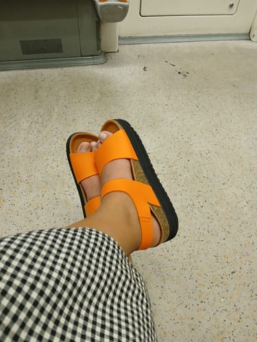 Customer photo review of Clove Footbed Sandals
