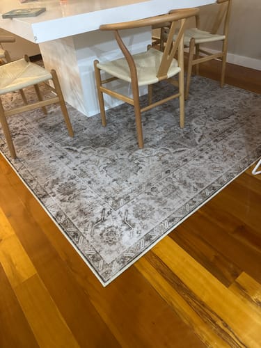 Customer photo review of Constantine Traditional Distressed Non Slip Large Rug