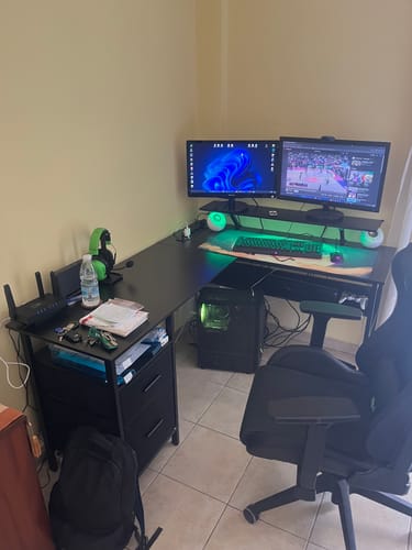 Customer photo review of Γραφείο Υπολογιστή Γωνιακό Βάση Οθόνης Φωτισμός LED θύρες USB 150 x 120 x 76 εκ μαύρο LW-D095B01