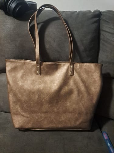 Reseña con foto de un cliente sobre Cartera Tote Mate Tarjetero