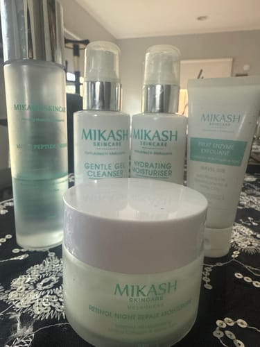 Customer photo review of Mikash trial size skincare set