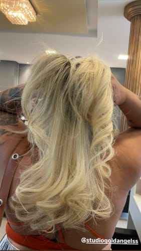 Customer photo review of Happy Hair 3 Potes + 3 Potes Grátis + 1 Pote de Melatonina + 1 Pote de Colágeno (Total 8 Potes)