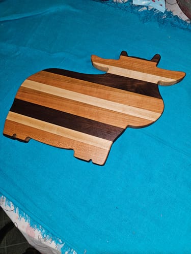 Customer photo review of 15.9x13.5" Cow Shaped Serving Board Acrylic Router Template