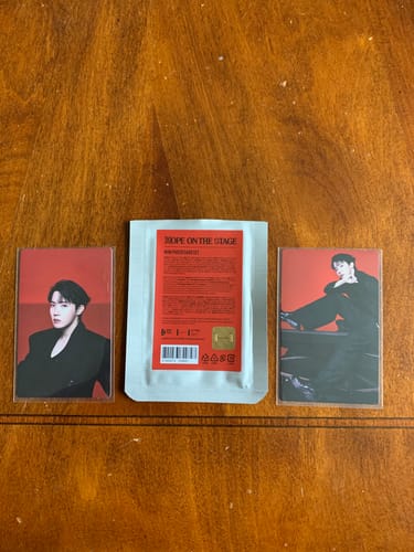 Customer photo review of BTS J-HOPE - HOPE ON THE STAGE OFFICIAL MD MINI PHOTO CARD SET