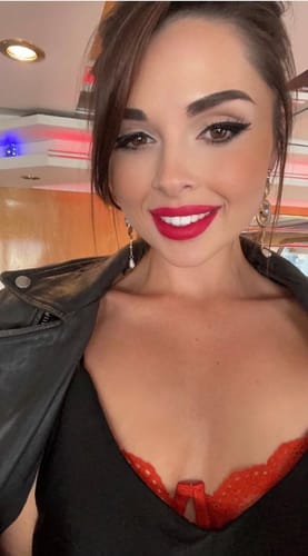 Customer photo review of P. Louise Budget Box October (One Time Purchase)