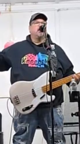 Customer photo review of Zero-Gravity Strap for Guitar & Bass