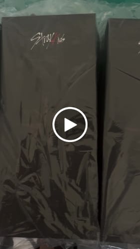 Customer video review of STRAY KIDS - OFFICIAL LIGHT STICK VER.2
