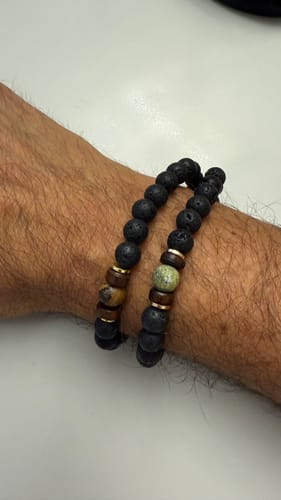 Kundenbewertung mit Foto zu Olivenorma Naturstein 8mm Holzkugeln Energiearmband für Männer