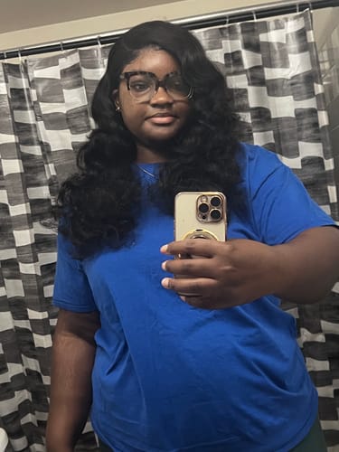 Customer photo review of CurlyMe Loose Wave Virgin Human Hair 4 Bundles with 4x4/5x5 Closure Natural Black