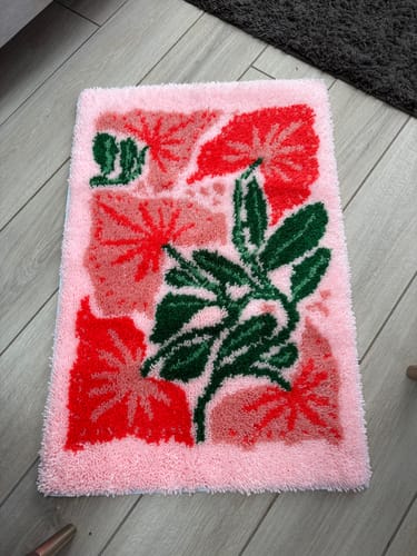 Customer photo review of Un-Be-Leafable Latch Hook Rug Kit