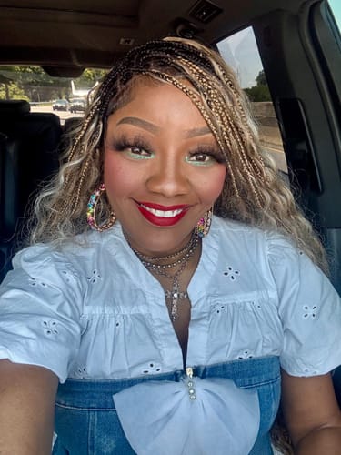Customer photo review of BOHEMIAN KNOTLESS BRAID WIG, FULL LACE, WAIST, VIP LUX COLOR