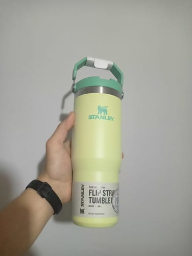 Customer photo review of Stanley The Iceflow Flip Straw Tumbler Pipetli Termos Citron Açık Yeşil 30 OZ - 0.88L
