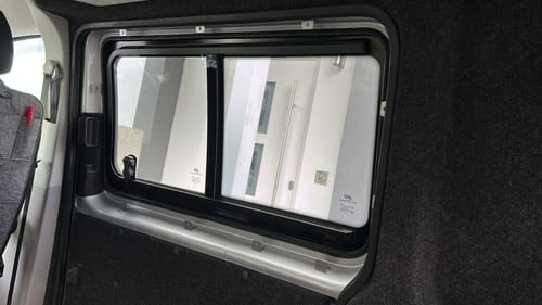 Customer photo review of Fensterverkleidung Schiebetür Beifahrerseite mit Vorhangvorbereitung VW T5-T6.1
