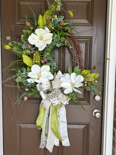 Customer photo review of Magnolia Blooms Oval Wreath