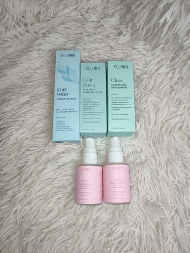 Customer photo review of Stay Fresh Moisturizer Controls Oil and Brightens
