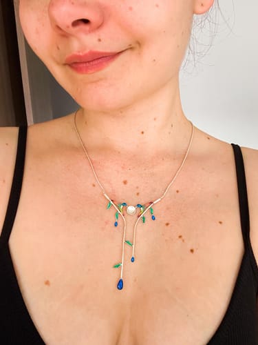 Customer photo review of Collar Colibrí Amor Eterno