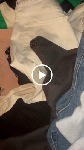 Customer video review of Banana Republic Women's Secondhand Wholesale Clothing