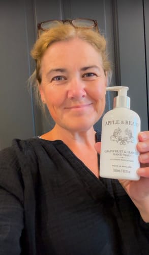 Customer photo review of Grapefruit & Seaweed Hand wash - 300ml /10.1 fl oz