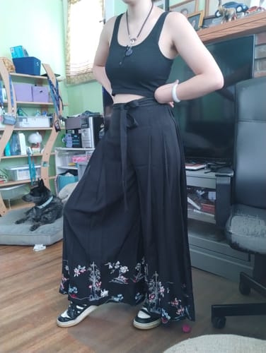 Customer photo review of Yimeng Huayu 遗梦花语 A Flower's Language Modernized Ming Mamian Wide Legged Trousers & Drape Top Set