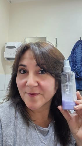 Reseña con foto de un cliente sobre Spray Bifásico 10 en 1 230 ml