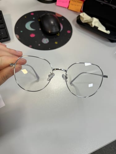 Customer photo review of Óculos Neo Prata I Anti Luz Azul
