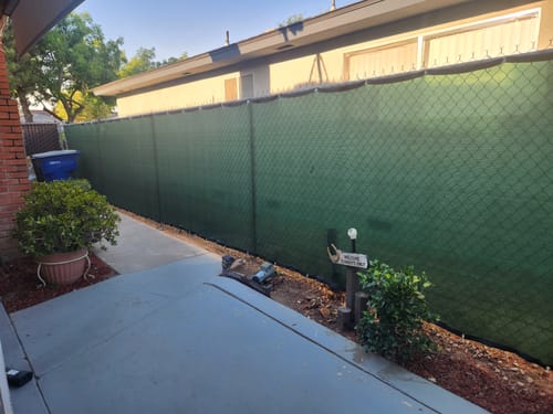 Customer photo review of Green Privacy Screen Fence – 6′ x 50′