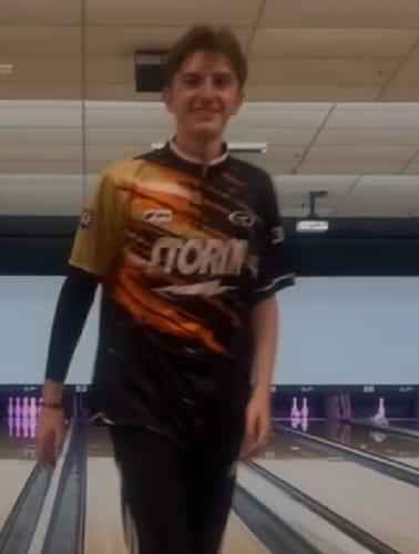 Customer photo review of HIKARI - GOLD ORANGE - BOWLING JERSEY