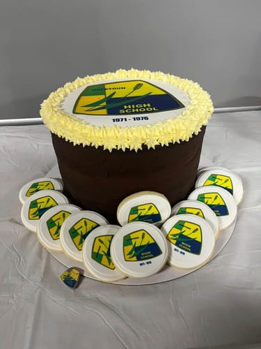 Customer photo review of 12 x 6.35 cm Round Standard Cookie Edible Icing Images