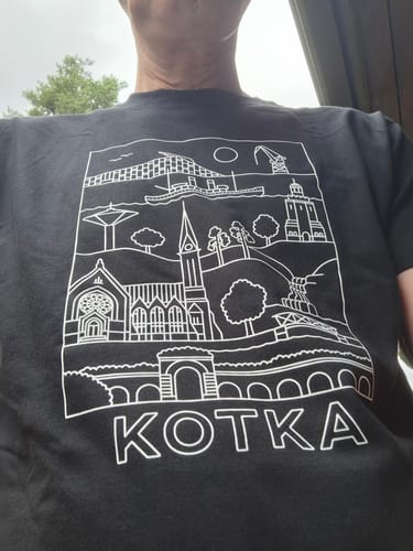 Customer photo review of Kotka -nähtävyydet t-paita