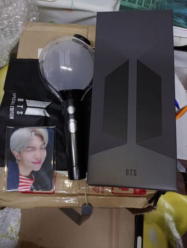 Customer photo review of BTS OFFICIAL LIGHT STICK MAP OF THE SOUL Special Edition