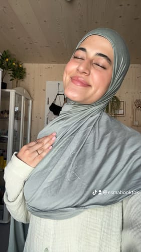 Customer photo review of Premium Jersey Hijab