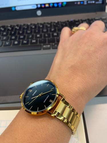 Reseña con foto de un cliente sobre Reloj Casio Análogo LTP-VT01G-1BUDF Dorado Metálico