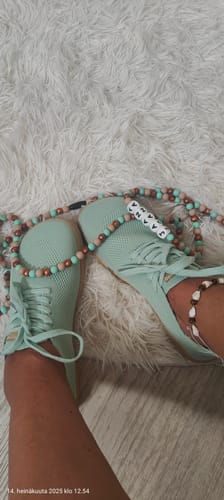 Customer photo review of Vaistoa Iloa -paljasjalkatennarit