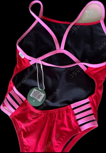 Jiyeon review of LENNOX ONE PIECE || Ruby|Fairy Floss image 1 out of 1