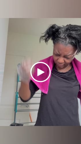 Customer video review of Instant Dye Shampoo