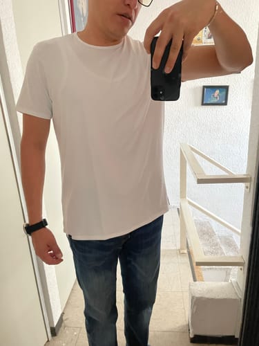 Customer photo review of Playera de Bambú Cuello Redondo Hombre