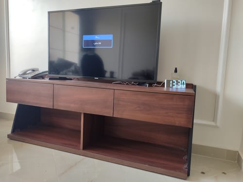 Customer photo review of ترابيزة تليفزيون 150×40سم - CAT64