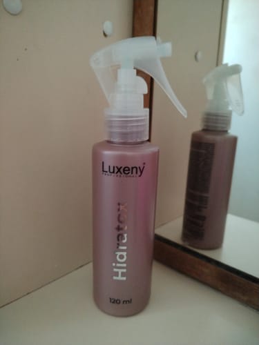 Reseña con foto de un cliente sobre Hidratox, tratamiento efecto bótox capilar instantáneo