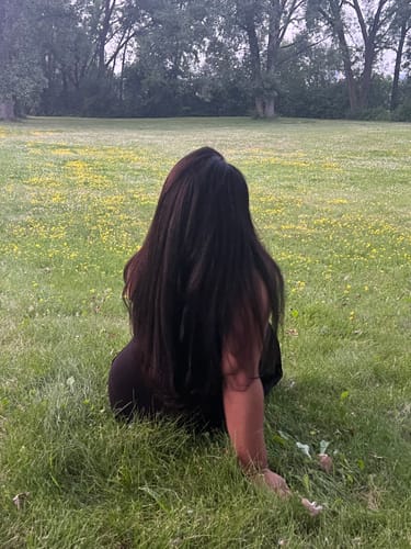 Customer photo review of CurlyMe V Part Glueless No Leave Out Kinky Straight Human Hair Wig Pre-plucked Beginner Friendly