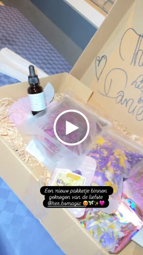 Customer video review of PRE ORDER Blue Lotus Whole Flower (Nymphaea caerulea)