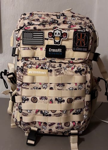 Customer photo review of Mochila Táctica V1 45L All in Sweet Cream