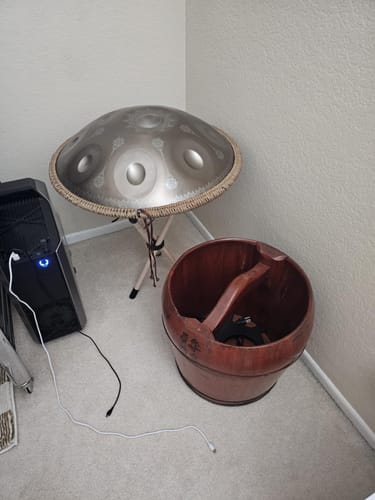 Customer photo review of Cosmos Handpan - Golden Mandarins 12 Notes in D Minor - Tambourine Gift Set