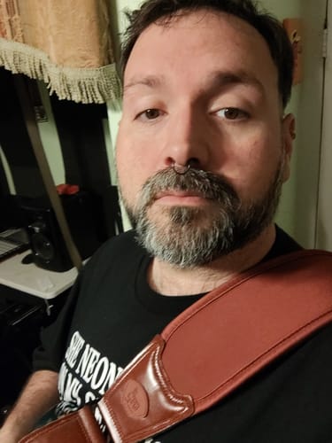 Customer photo review of Zero-Gravity Strap for Guitar & Bass