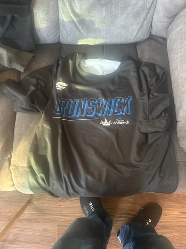 Customer photo review of BOLD - BLACK - BOWLING T-SHIRT